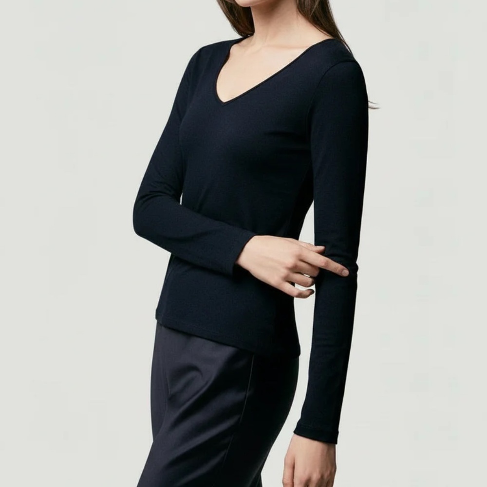 Majestic Soft Touch LS V-neck Black (Noir) -sz 3 - Like New